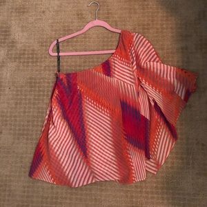 Gorgeous One shoulder blouse!!